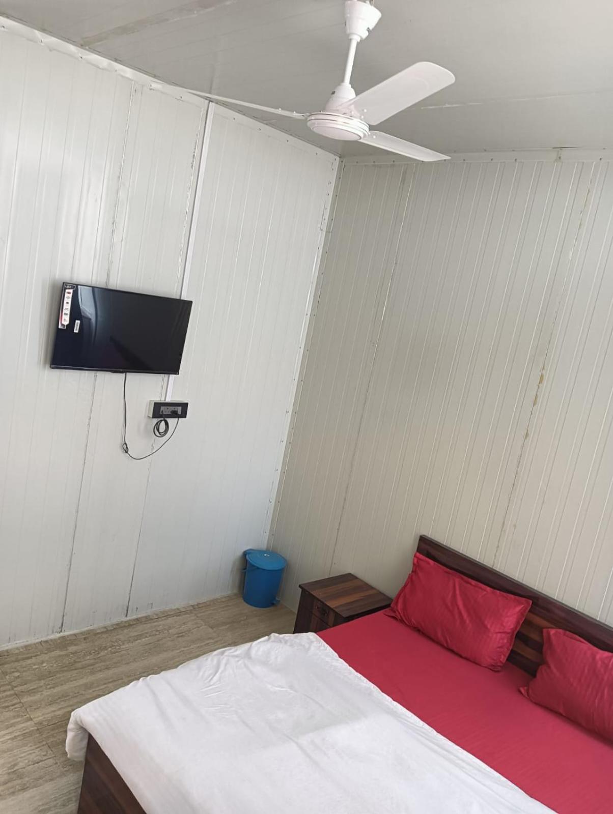 Krishna Fun Land Hotell Mathura Eksteriør bilde