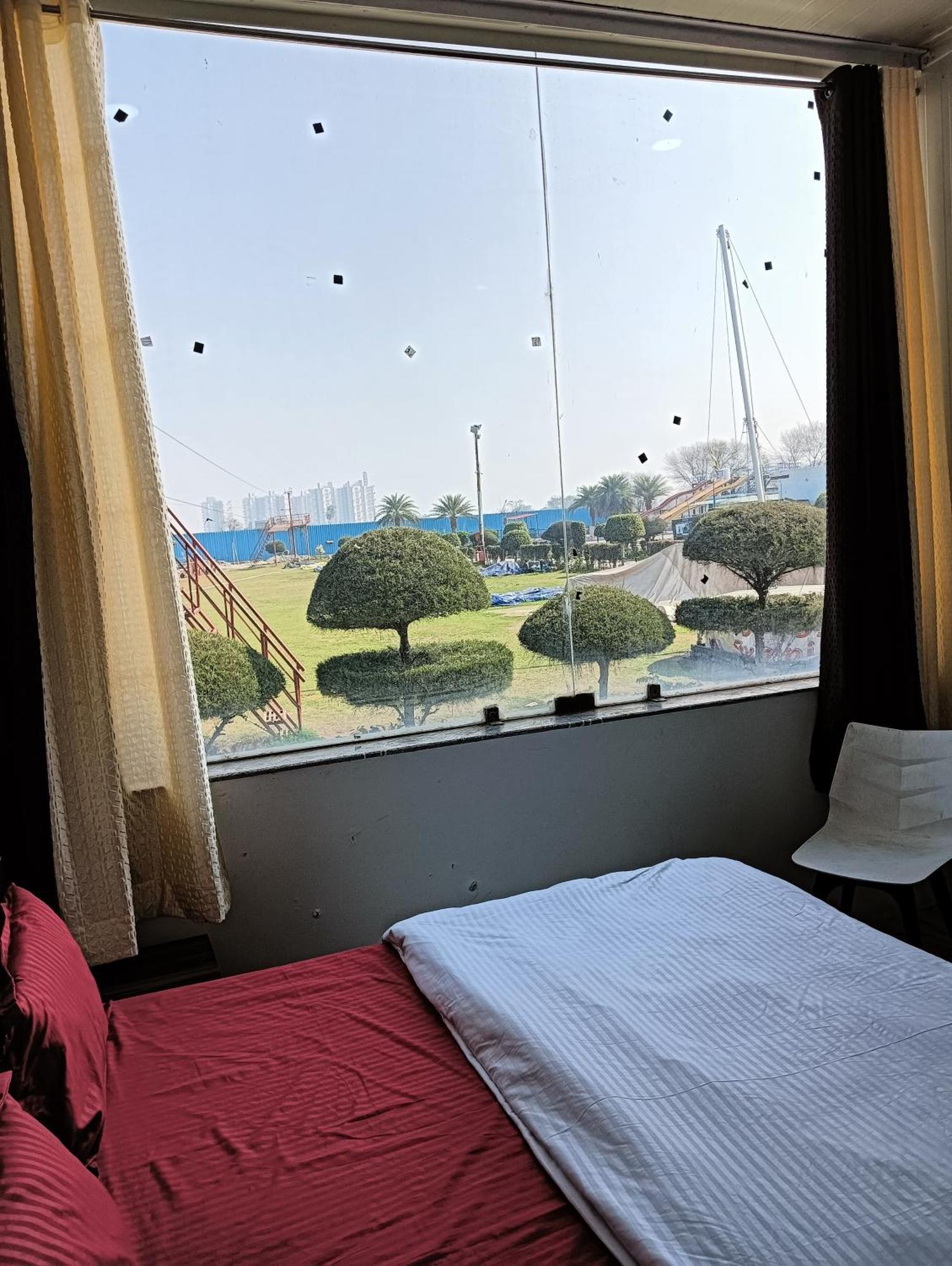 Krishna Fun Land Hotell Mathura Eksteriør bilde